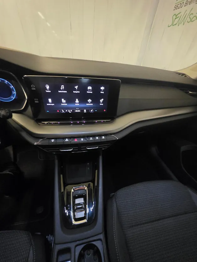 SKODA Octavia Combi 2.0 TDI DSG Ambition