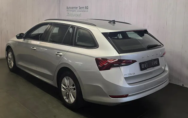 SKODA Octavia Combi 2.0 TDI DSG Ambition