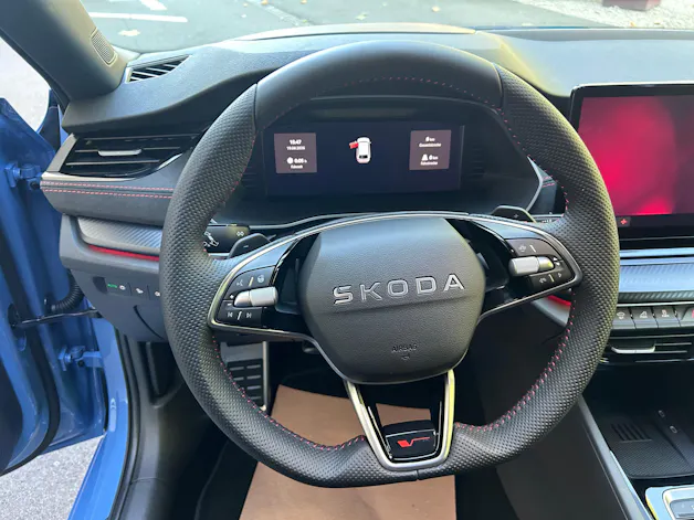 SKODA Octavia Combi 2.0 TSI DSG RS 30 Years Edition