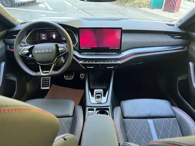 SKODA Octavia Combi 2.0 TSI DSG RS 30 Years Edition