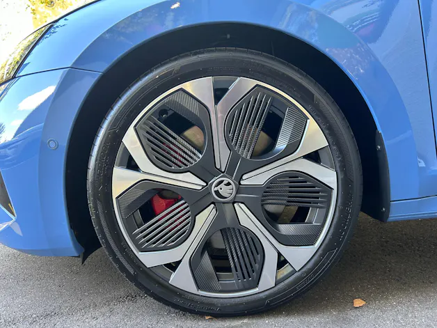 SKODA Octavia Combi 2.0 TSI DSG RS 30 Years Edition