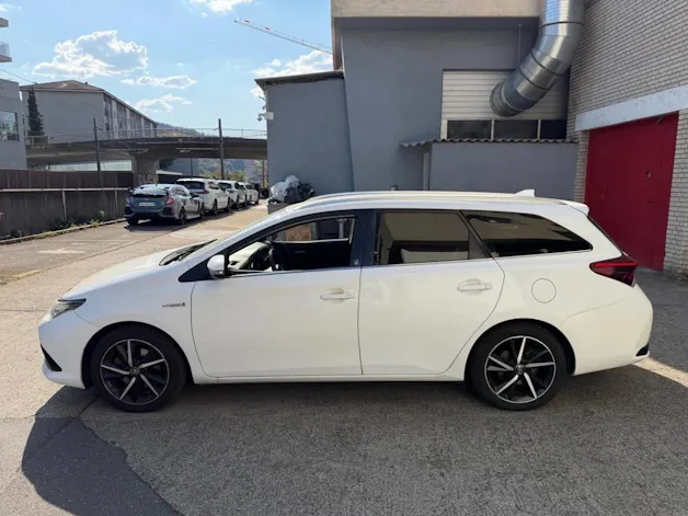 Toyota Auris Touring Sports 1.8 HSD Trend e-CVT