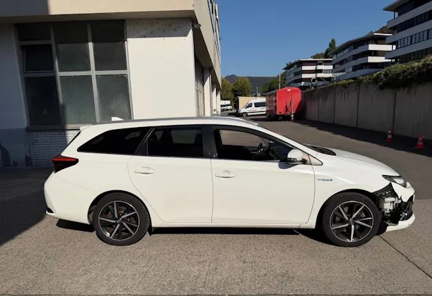 Toyota Auris Touring Sports 1.8 HSD Trend e-CVT