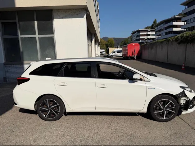 Toyota Auris Touring Sports 1.8 HSD Trend e-CVT