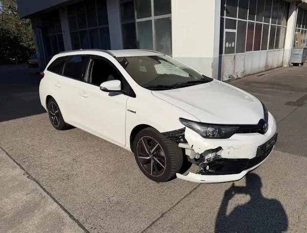 Toyota Auris Touring Sports 1.8 HSD Trend e-CVT