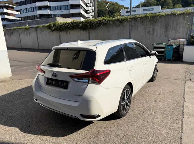 Toyota Auris Touring Sports 1.8 HSD Trend e-CVT
