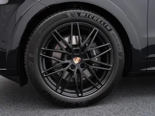 PORSCHE Cayenne E-Hybrid Coupé Black Edition