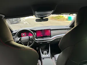 SKODA Octavia Combi 2.0 TSI DSG RS 30 Years Edition