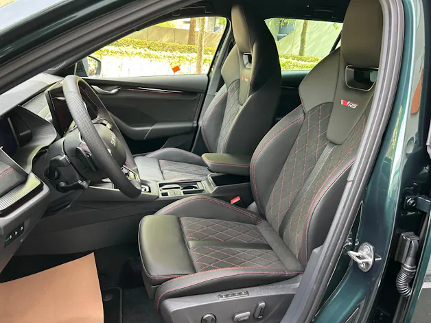 SKODA Octavia Combi 2.0 TSI DSG RS 30 Years Edition