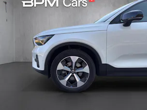 VOLVO XC40 2.0 B3 MH Plus Dark
