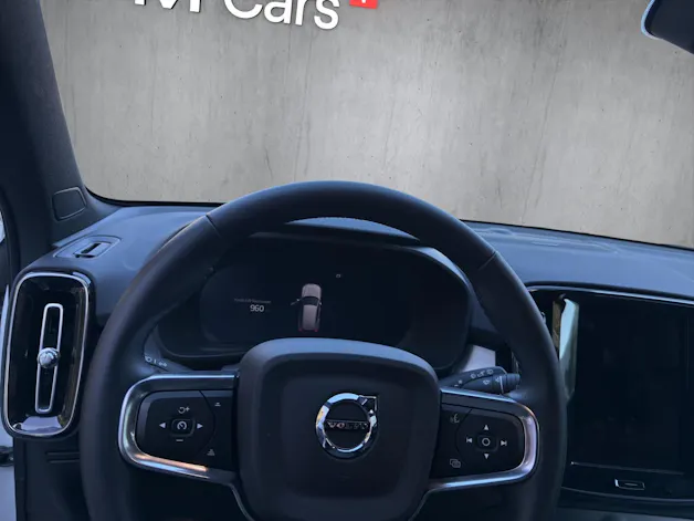 VOLVO XC40 2.0 B3 MH Plus Dark