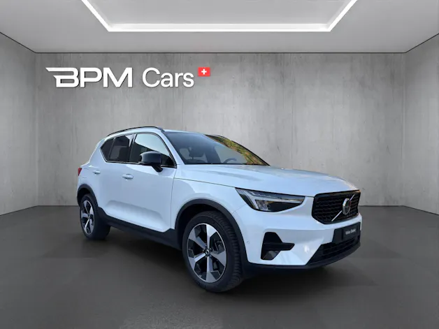 VOLVO XC40 2.0 B3 MH Plus Dark