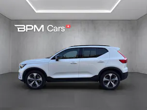 VOLVO XC40 2.0 B3 MH Plus Dark