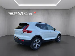 VOLVO XC40 2.0 B3 MH Plus Dark