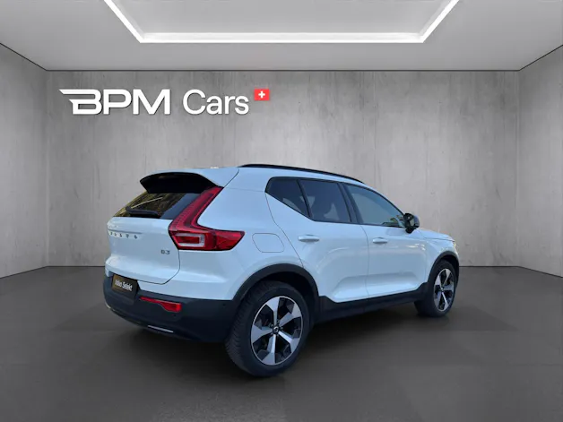 VOLVO XC40 2.0 B3 MH Plus Dark