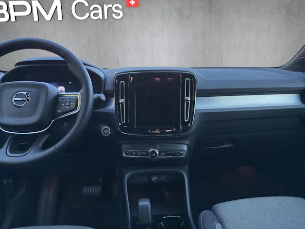 VOLVO XC40 2.0 B3 MH Plus Dark