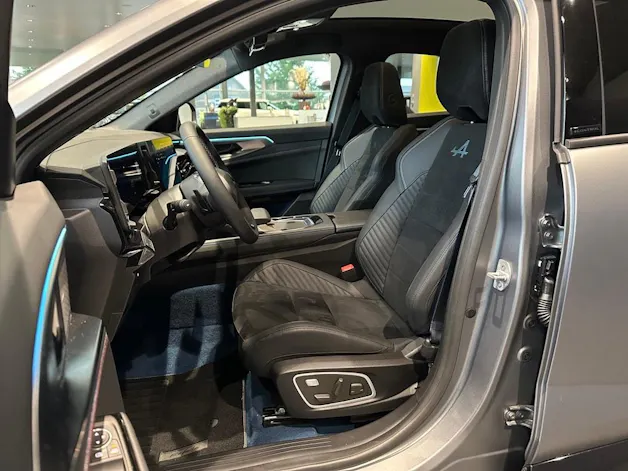 RENAULT Rafale 1.2 E-Tech Plug-in Hybrid 300 4x4 Atelier Alpine