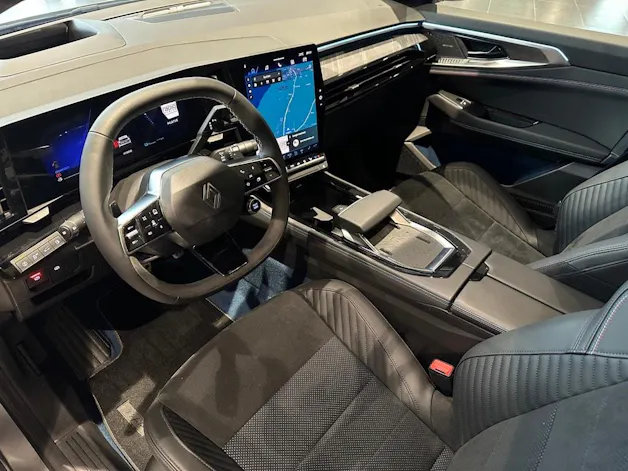 RENAULT Rafale 1.2 E-Tech Plug-in Hybrid 300 4x4 Atelier Alpine