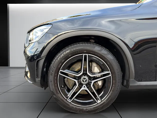 MERCEDES-BENZ GLC 200 AMG Line 4Matic