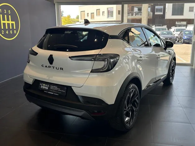 RENAULT Captur 1.3 TCe Esprit Alpine EDC