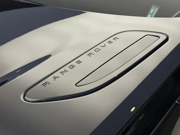 Land Rover Range Rover Velar R-Dynamic D 300 I6 MHEV HSE Automatic