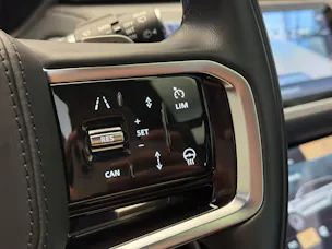 Land Rover Range Rover Velar R-Dynamic D 300 I6 MHEV SE Automatic