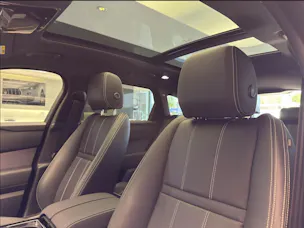 Land Rover Range Rover Velar R-Dynamic D 300 I6 MHEV SE Automatic
