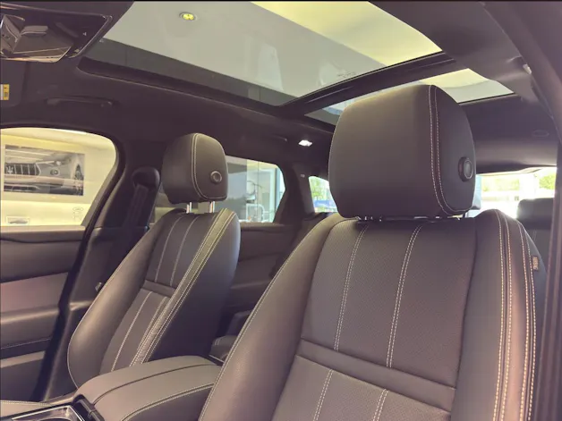 Land Rover Range Rover Velar R-Dynamic D 300 I6 MHEV HSE Automatic