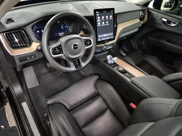 VOLVO XC60 2.0 T6 TE Plus Dark eAWD