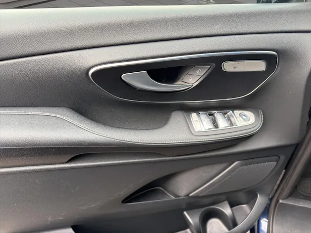 MERCEDES-BENZ V 220 d Exclusive lang 4Matic 9G-Tronic