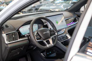 BYD Seal U DM-i Design AWD / Panorama / Head-Up Display / 360 Kamera