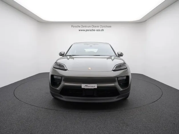 PORSCHE Macan 4