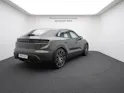 PORSCHE Macan 4