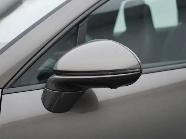PORSCHE Macan 4