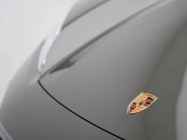 PORSCHE Macan 4