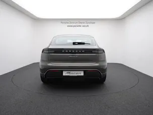 PORSCHE Macan 4