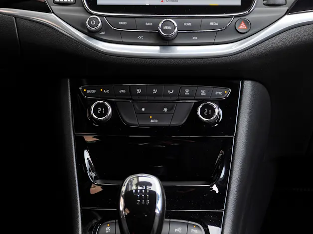 OPEL Astra 1.4i Turbo Excellence