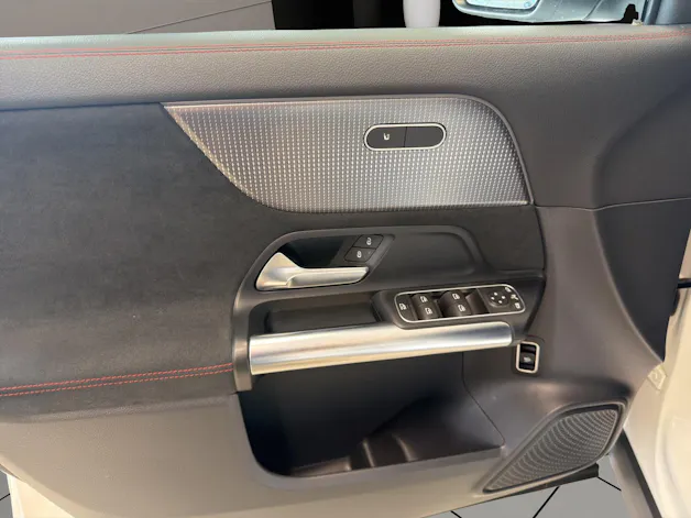 MERCEDES-BENZ EQA 250 AMG Line AMG Line