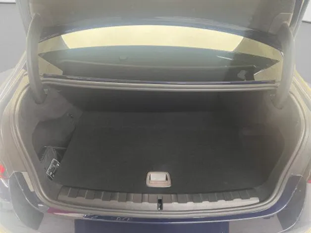 BMW 330e xDrive SAG