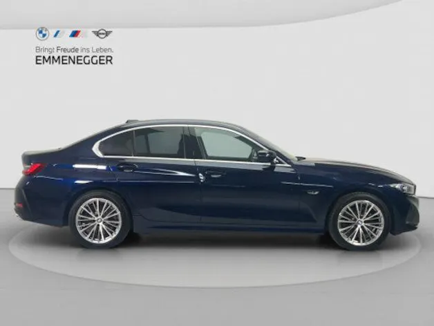 BMW 330e xDrive SAG