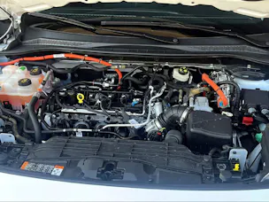 FORD Kuga 2.5 Hybrid Cool & Connect 4x4 mit  Anhängerkupplung 1500kg
