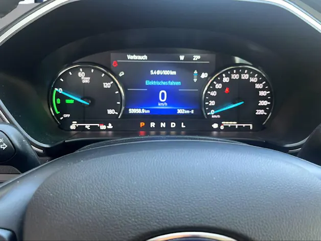 FORD Kuga 2.5 Hybrid Cool & Connect 4x4 mit  Anhängerkupplung 1500kg
