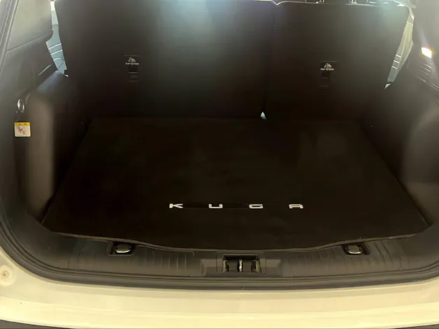 FORD Kuga 2.5 Hybrid Cool & Connect 4x4 mit  Anhängerkupplung 1500kg