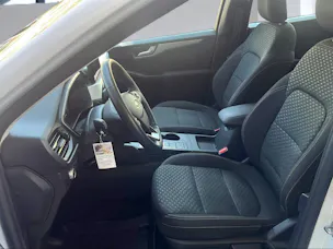 FORD Kuga 2.5 Hybrid Cool & Connect 4x4 mit  Anhängerkupplung 1500kg