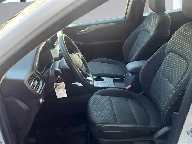 FORD Kuga 2.5 Hybrid Cool & Connect 4x4 mit  Anhängerkupplung 1500kg