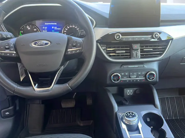 FORD Kuga 2.5 Hybrid Cool & Connect 4x4 mit Anhängerkupplung 1500kg