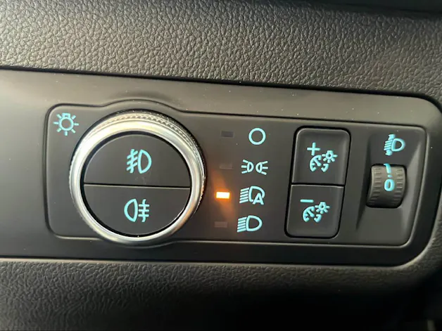 FORD Kuga 2.5 Hybrid Cool & Connect 4x4 mit Anhängerkupplung 1500kg