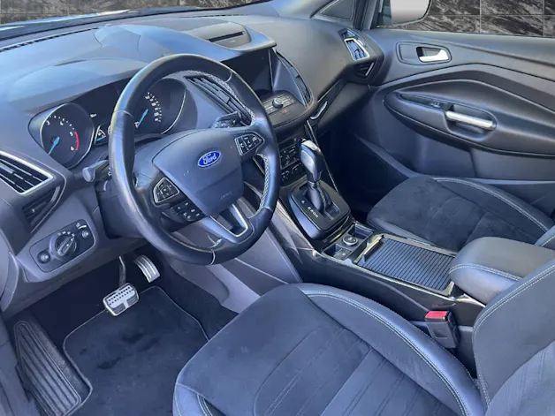 FORD Kuga 2.0 TDCi 150 ST-Line