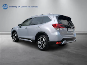 Fahrzeugbild SUBARU Forester Station 2.0i e-Boxer Luxury