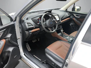 https://vehicle.imgix.net/4438638/e91a475e-24ae-4bd6-a7eb-17e3bd197365.jpg
